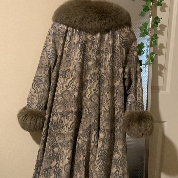 Saint Paul leather coat - Picture 6 of 14